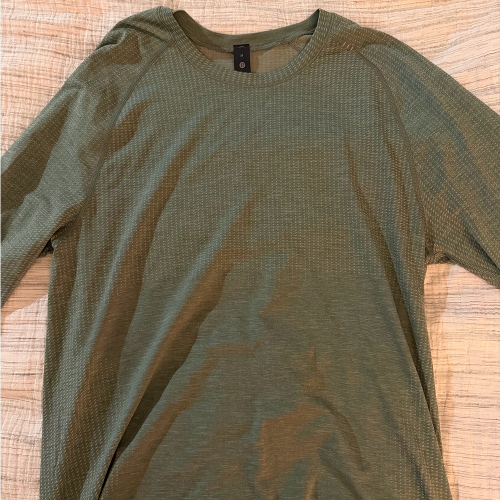 Lululemon metal vent long sleeve
